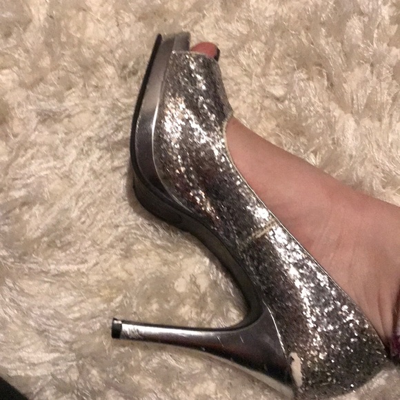 Sparkly silver peep toe pumps - Picture 7 of 7